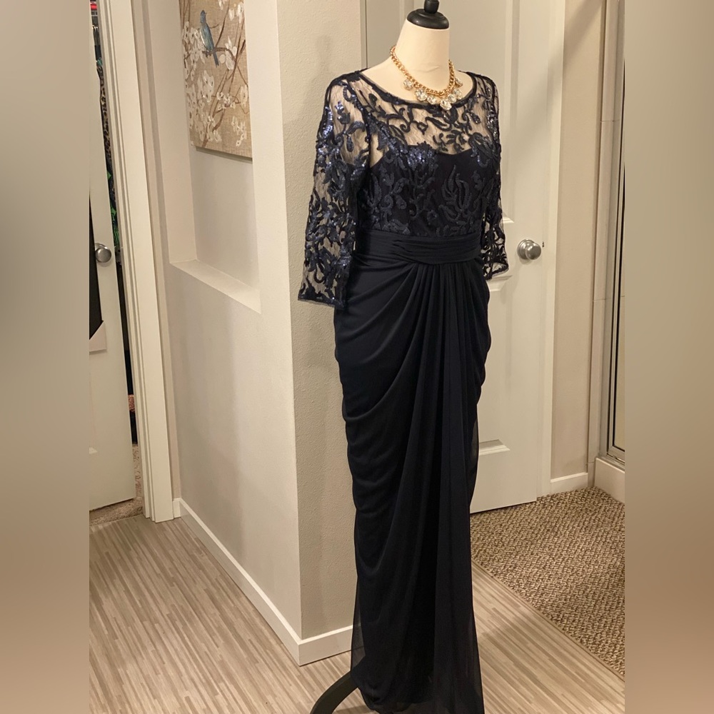 Adrianna Papell long sequin lace black dress. Size 12